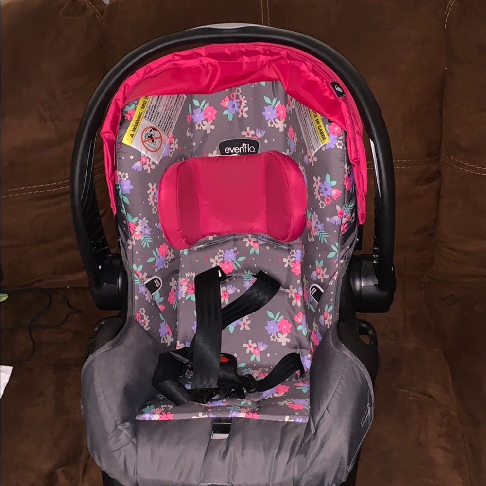 Baby Car seat. Pink and Grey.